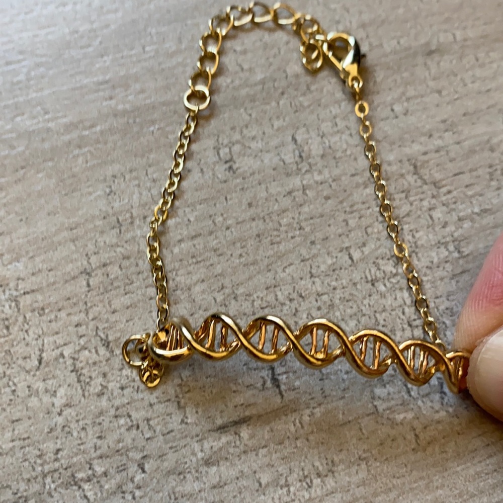 DNA bracelet nurses, doctors